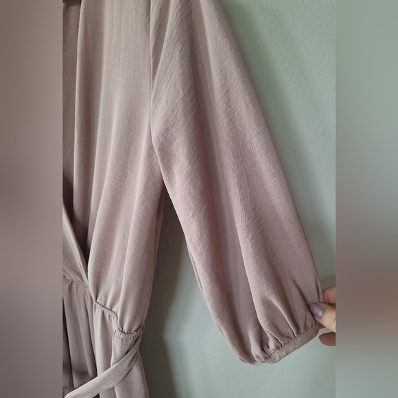 Fraiche by J Tie Balloon Jumpsuit Collared 3/4 Sleeve Taupe Womens Size S - Picture 4 of 9